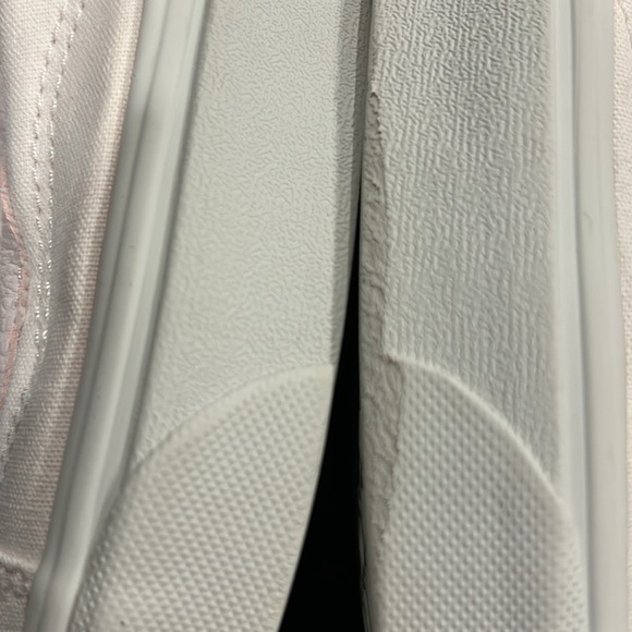 🌿Vans White tie up sneakers size men’s 7.5/women’s 9🌿 - Picture 7 of 8